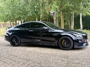 Mercedes-AMG C63 AMG Premium  4.0 V8 BI Turbo AUTO 