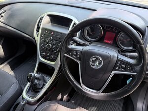 Vauxhall Astra 1.4 Astra Sri 5dr