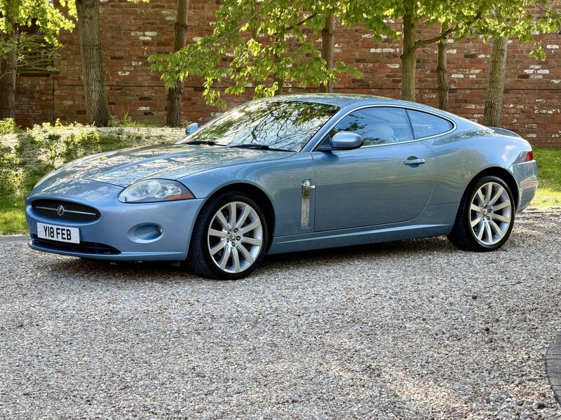 Jaguar XK 4.2 V8 Coupe AUTO 3dr