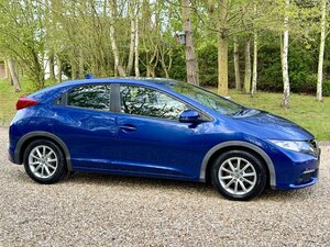 Honda 1.8 Civic I-Vtec ES Hatchback