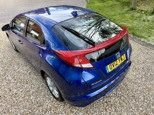 Honda 1.8 Civic I-Vtec ES Hatchback