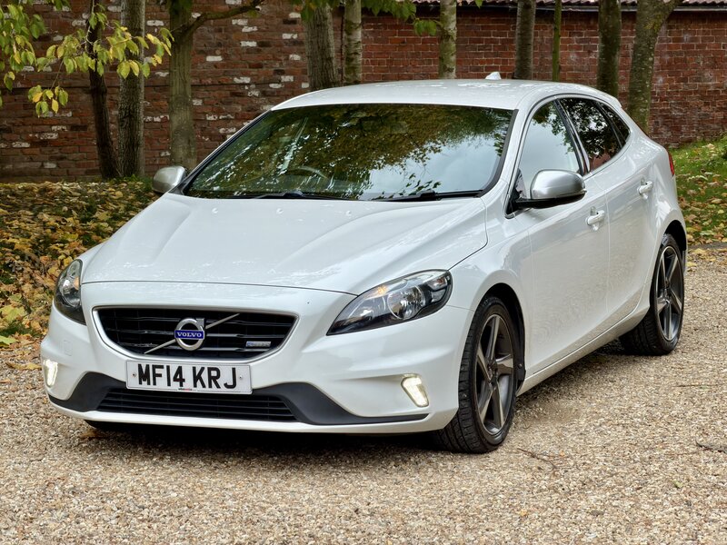 Volvo V40 1.6 R-design D2 Hatchback