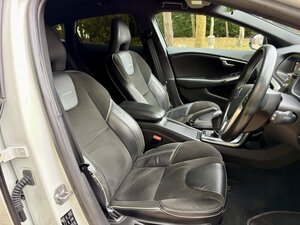 Volvo V40 1.6 R-design D2 Hatchback