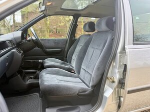 Ford Fiesta 1.6 Fiesta GHIA 5dr