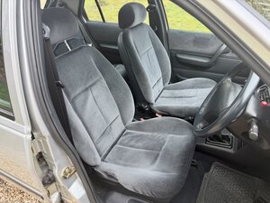 Ford Fiesta 1.6 Fiesta GHIA 5dr