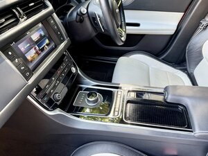 Jaguar XF 2.0 XF R-Sport D Auto 8 Speed