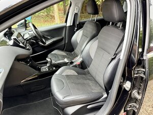 Peugeot 2008 1.6 2008 Allure Blue Hdi  5dr