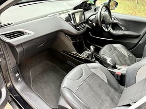 Peugeot 2008 1.6 2008 Allure Blue Hdi  5dr
