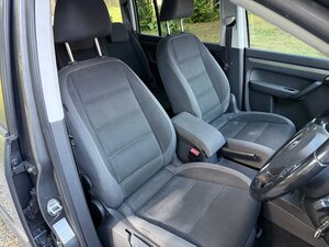Volkswagen Touran 1.6 Touran Se Tdi Semi-auto 5dr