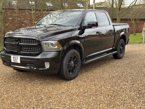 DODGE RAM 1500 Laramie 5.7 HEMI 4x4  Double Cab