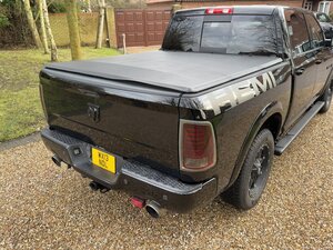 DODGE RAM 1500 Laramie 5.7 HEMI 4x4  Double Cab