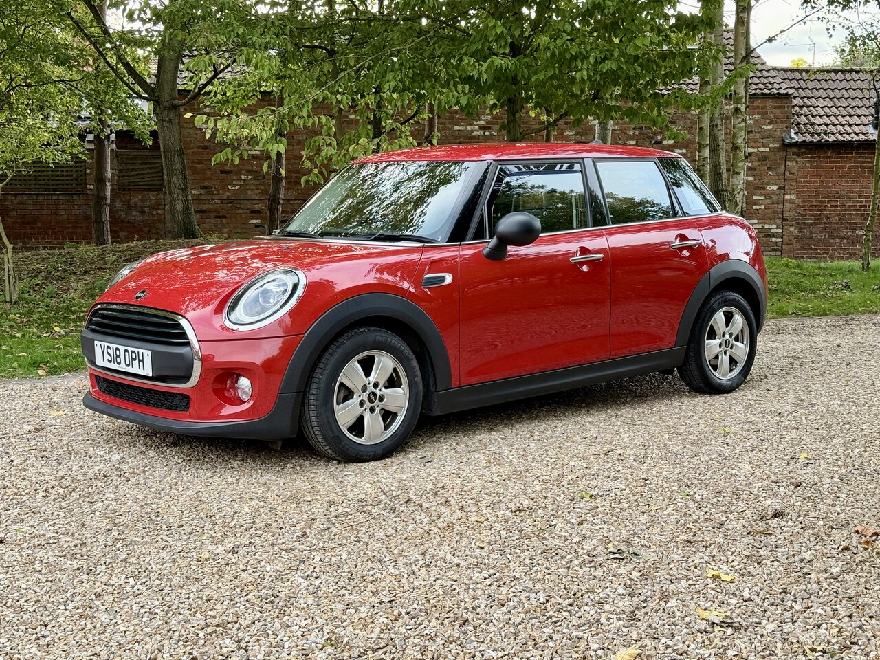 Mini 5 Dr Hatch 1.5 ONE Steptronic AUTO