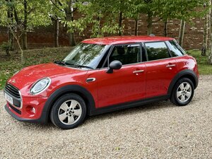 Mini 5 Dr Hatch 1.5 ONE Steptronic AUTO