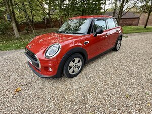 Mini 5 Dr Hatch 1.5 ONE Steptronic AUTO