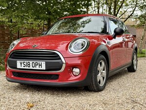 Mini 5 Dr Hatch 1.5 ONE Steptronic AUTO