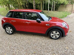 Mini 5 Dr Hatch 1.5 ONE Steptronic AUTO