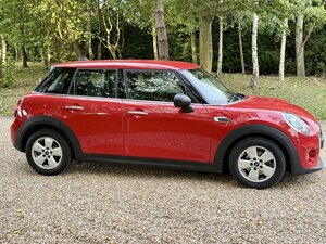 Mini 5 Dr Hatch 1.5 ONE Steptronic AUTO