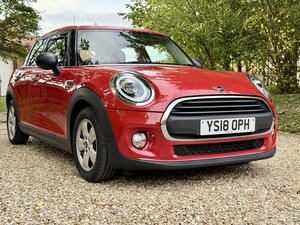 Mini 5 Dr Hatch 1.5 ONE Steptronic AUTO