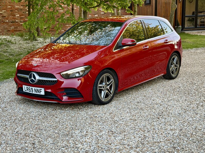 Mercedes-Benz B-Class 220 AMG LINE Premium 4matic AUTO 5dr