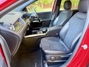 Mercedes-Benz B-Class 220 AMG LINE Premium 4matic AUTO 5dr