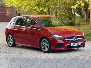 Mercedes-Benz B-Class 220 AMG LINE Premium 4matic AUTO 5dr