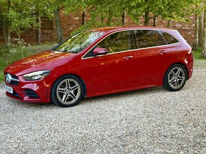 Mercedes-Benz B-Class 220 AMG LINE Premium 4matic AUTO 5dr