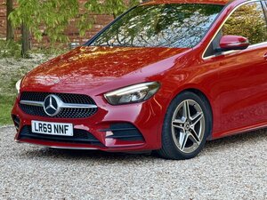Mercedes-Benz B-Class 220 AMG LINE Premium 4matic AUTO 5dr