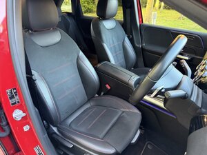 Mercedes-Benz B-Class 220 AMG LINE Premium 4matic AUTO 5dr