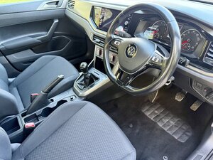 Volkswagen Polo 1.0 POLO SE EVO 5dr