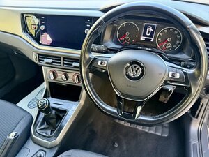 Volkswagen Polo 1.0 POLO SE EVO 5dr