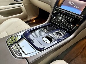 Jaguar XJ 3.0 XJ Premium Luxury V6 D AUTO 