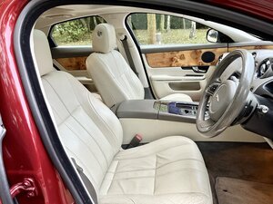 Jaguar XJ 3.0 XJ Premium Luxury V6 D AUTO 