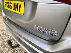 Mitsubishi 2.0 Outlander 4WD  PHEV CVT 5dr