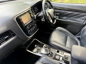 Mitsubishi 2.0 Outlander 4WD  PHEV CVT 5dr