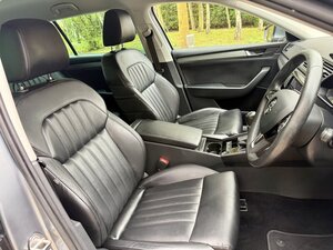 Skoda Superb 2.0 Superb SE L Executive TDI 5dr