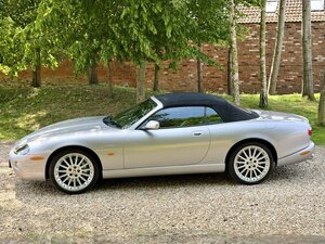 Jaguar XK 4.2 XK8 Convertible AUTO 2dr