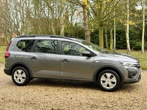 Dacia Jogger 7 Seats 1.0 Essential TCE 