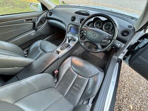 Mercedes-Benz SL350 Convertible
