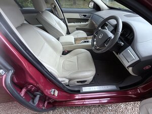 Jaguar XF 2.2 XF Premium Luxury D200 Auto 4dr