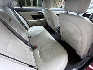 Jaguar XF 2.2 XF Premium Luxury D200 Auto 4dr