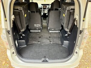 Toyota  Voxy 2.0 Automatic 7 Seater