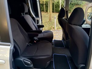 Toyota  Voxy 2.0 Automatic 7 Seater