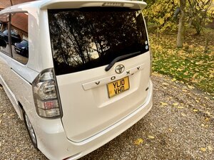 Toyota  Voxy 2.0 Automatic 7 Seater