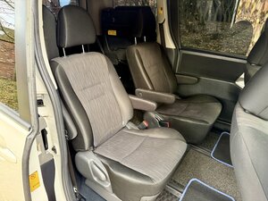 Toyota  Voxy 2.0 Automatic 7 Seater