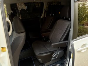 Toyota  Voxy 2.0 Automatic 7 Seater