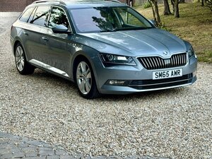 Skoda Superb 2.0 Superb SE L Executive TDI Semi-auto 5dr