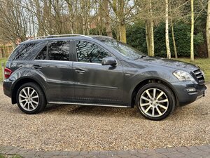 Mercedes-Benz M-Class Automatic 3.0 ML350 Cdi Blueefficiency Grand Edition 
