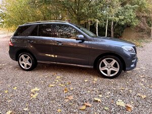 Mercedes-Benz M-Class 3.0 ML350 AMG LINE Bluetec AUTO 