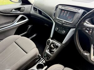 Vauxhall Zafira Tourer 1.4 Zafira Tourer SRI T 5dr