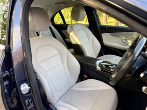 Mercedes-Benz C-Class 2.0 C200 Sport AUTO 4dr